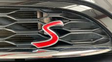 MINI Hatchback 2.0 Cooper S Exclusive II 5dr Auto [Comfort/Nav] Petrol Hatchback